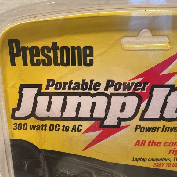 NIP Prestone Portable Power Jump It 300 Watt DC to AC Power Inverter - Picture 2 of 7
